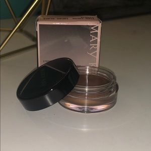 ***DISCOUNT MARY KAY*** Cream Eye Color